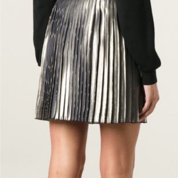 NWT  Tory Burch Mini Metallic Pleated Skirt - $450  Size: 8 - Picture 3 of 10